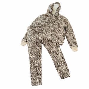 Socialite Animal Print Hoodie Sweatpants
Set(Size XSmalll)